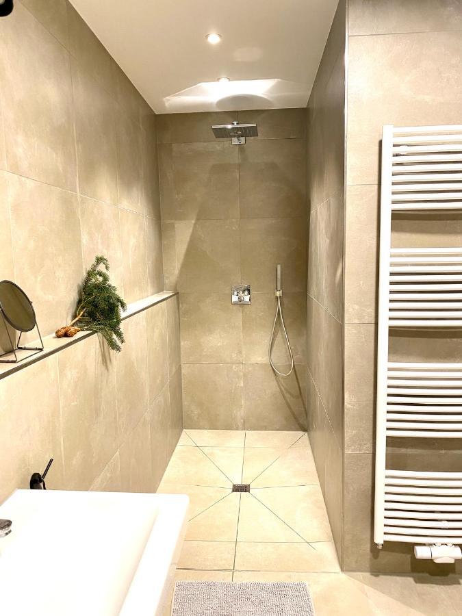 Exklusive 82 Qm Loftwohnung Mit Tiefgarage Und Sued-Balkon Zentral Titisee-Neustadt Luaran gambar
