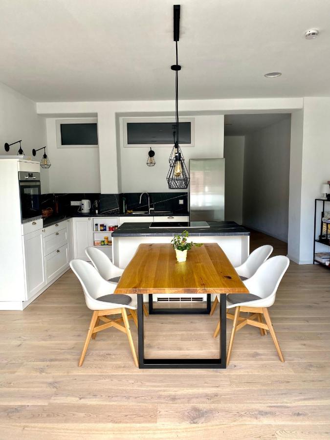 Exklusive 82 Qm Loftwohnung Mit Tiefgarage Und Sued-Balkon Zentral Titisee-Neustadt Luaran gambar