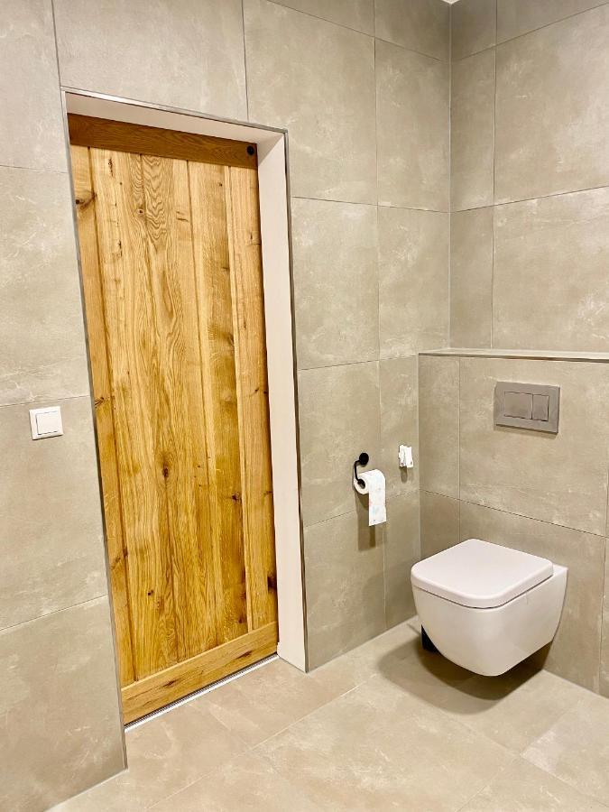Exklusive 82 Qm Loftwohnung Mit Tiefgarage Und Sued-Balkon Zentral Titisee-Neustadt Luaran gambar